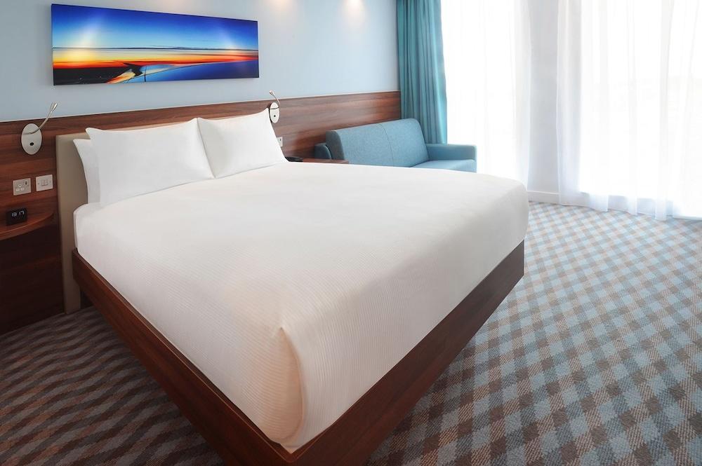 Hampton By Hilton London Stansted Airport Hotel Stansted Mountfitchet Exterior photo