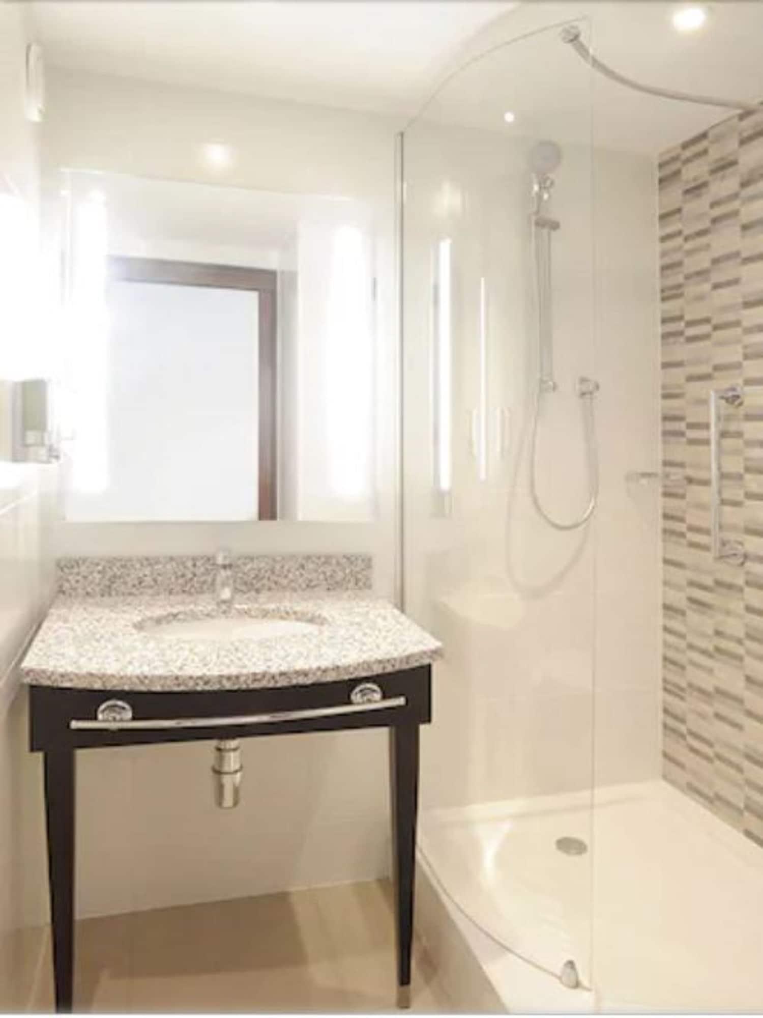 Hampton By Hilton London Stansted Airport Hotel Stansted Mountfitchet Exterior photo