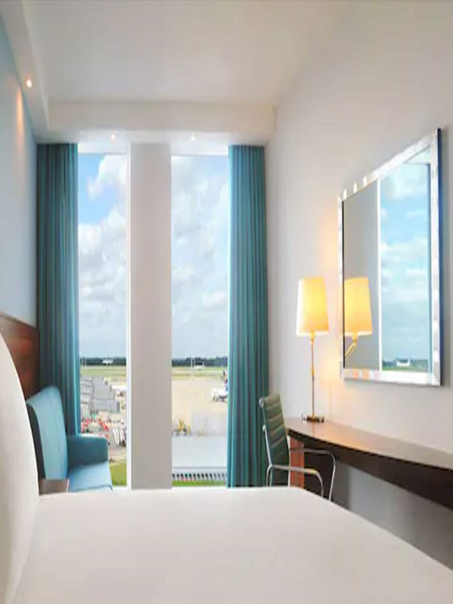 Hampton By Hilton London Stansted Airport Hotel Stansted Mountfitchet Exterior photo