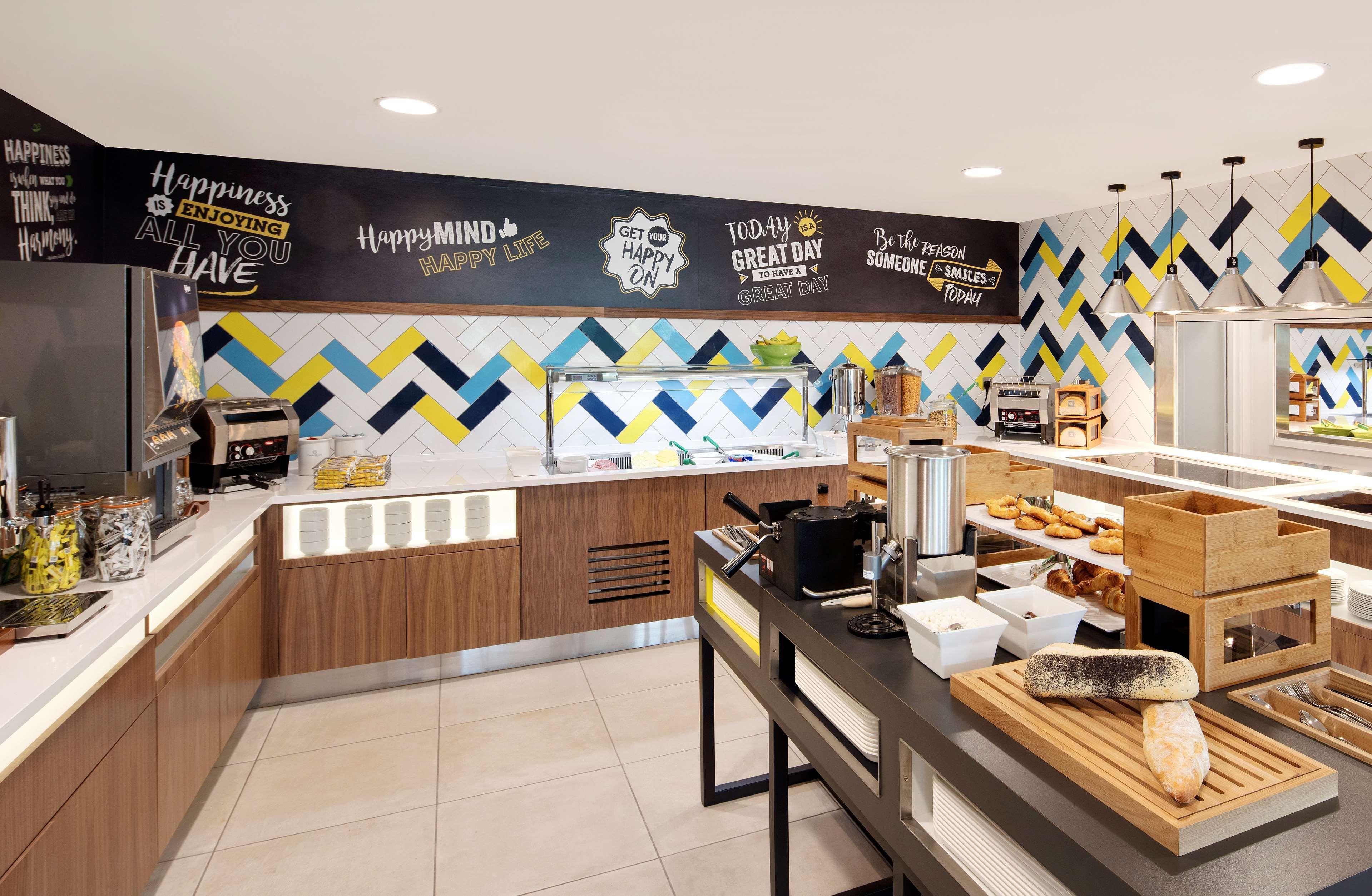 Hampton By Hilton London Stansted Airport Hotel Stansted Mountfitchet Exterior photo