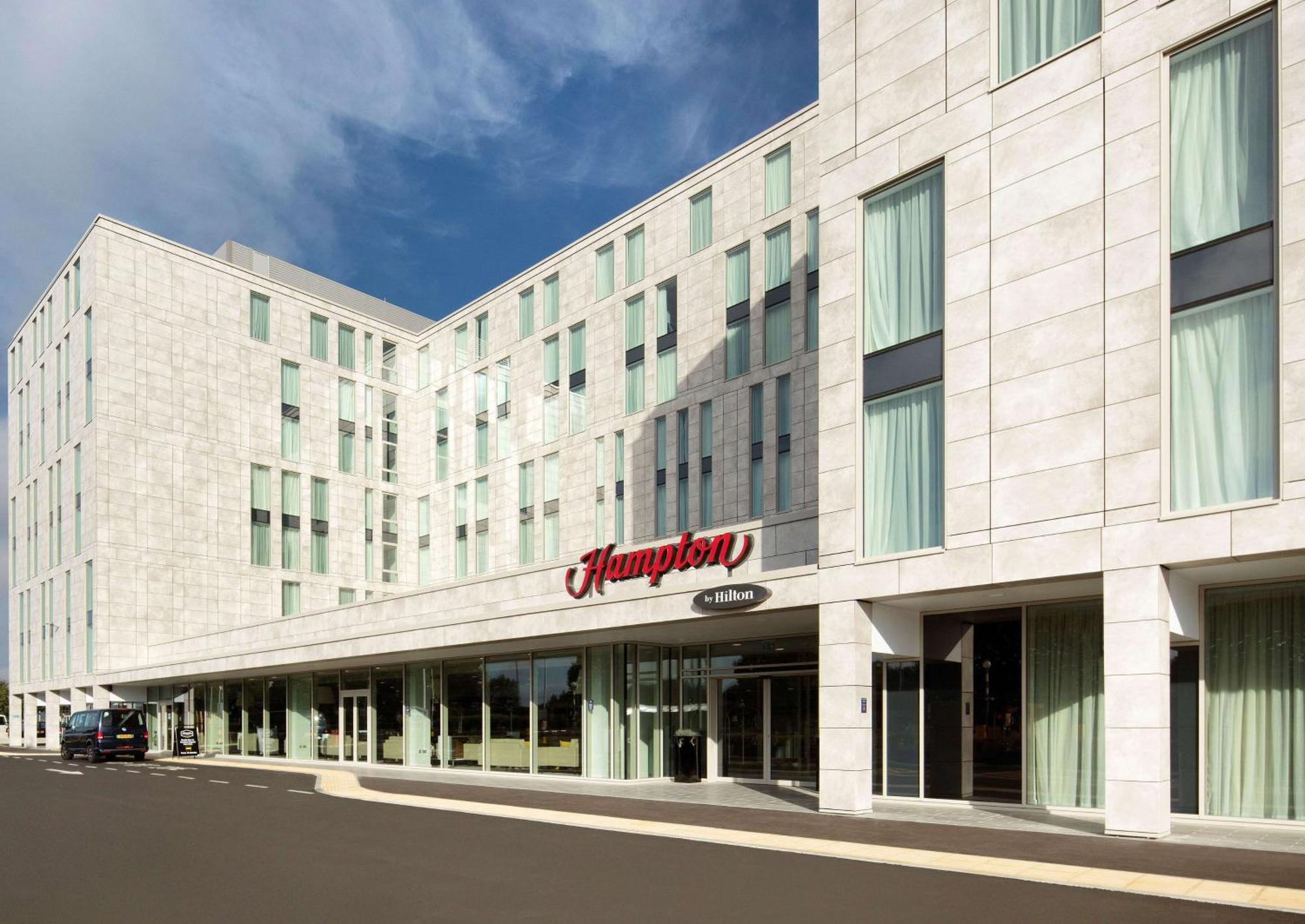 Hampton By Hilton London Stansted Airport Hotel Stansted Mountfitchet Exterior photo