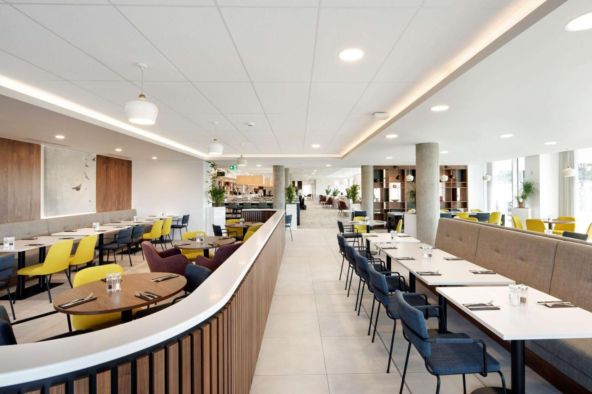Hampton By Hilton London Stansted Airport Hotel Stansted Mountfitchet Exterior photo