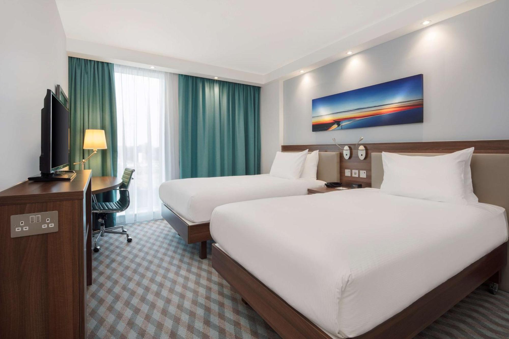 Hampton By Hilton London Stansted Airport Hotel Stansted Mountfitchet Exterior photo